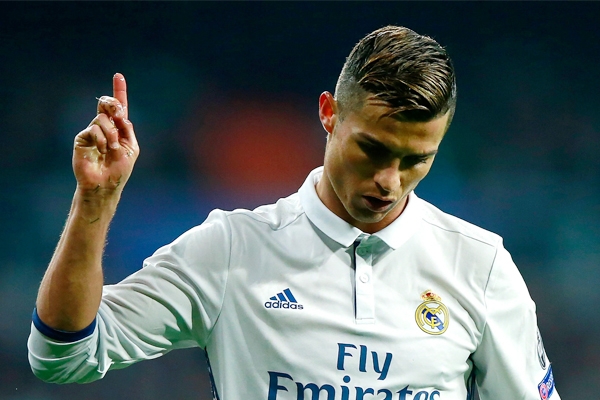 Cầu thủ Real Madrid tin Ronaldo muốn được tăng lương