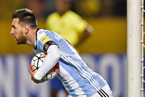 Messi lập hat-trick đưa Argentina tới World Cup 2018