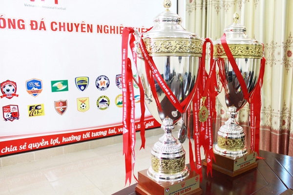 Đội vô địch V-League 2017 được nhận những 2 chiếc cúp
