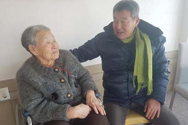 Mẹ HLV Park Hang Seo nghẹn ngào: 'Xin hãy đưa tôi sang Việt Nam gặp con trai'