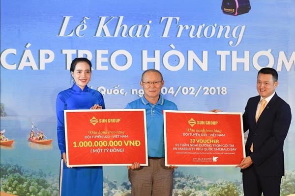 Sun Group tặng 1,5 tỷ đồng cho đội tuyển U23 Việt Nam và VFF
