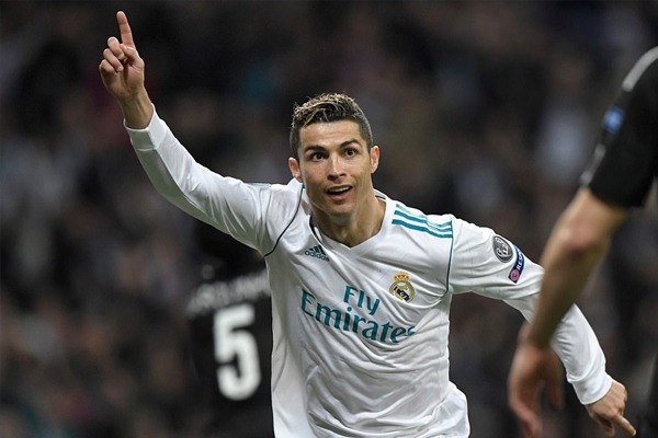 Ronaldo lập kỷ lục chưa từng có sau cú đúp xé lưới PSG