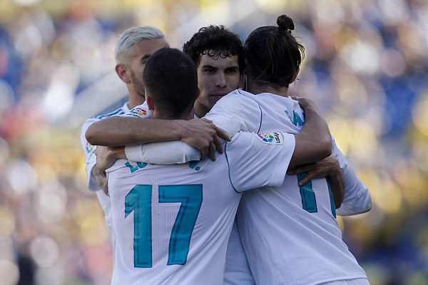 Benzema và Bale giúp Real giành trọn ba điểm