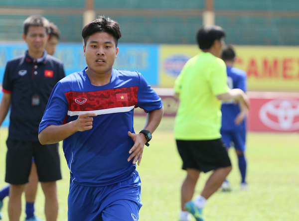 Cầu thủ U19 Việt Nam suýt gãy chân vì đối thủ châu Phi đá bạo lực