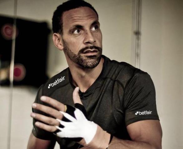 Rio Ferdinand buồn bã xác nhận lí do phải bỏ đấm bốc