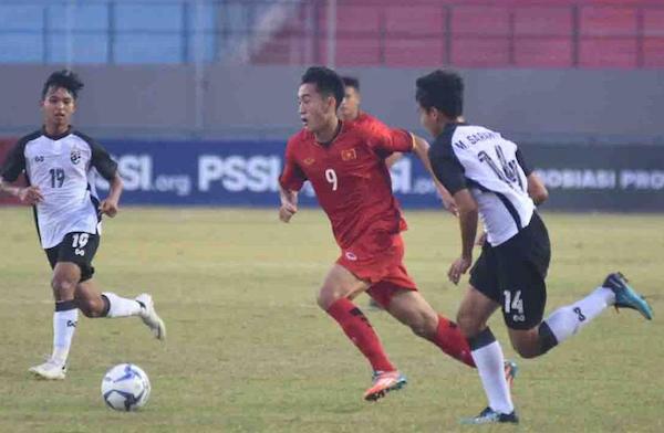 HLV U19 Thái Lan ngán ngẩm với 2 cầu thủ chơi quá hay của VN