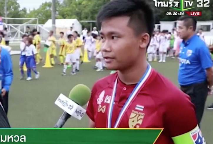 VIDEO: Cầu thủ 12 tuổi như hộ pháp giúp Thái Lan huỷ diệt Việt Nam