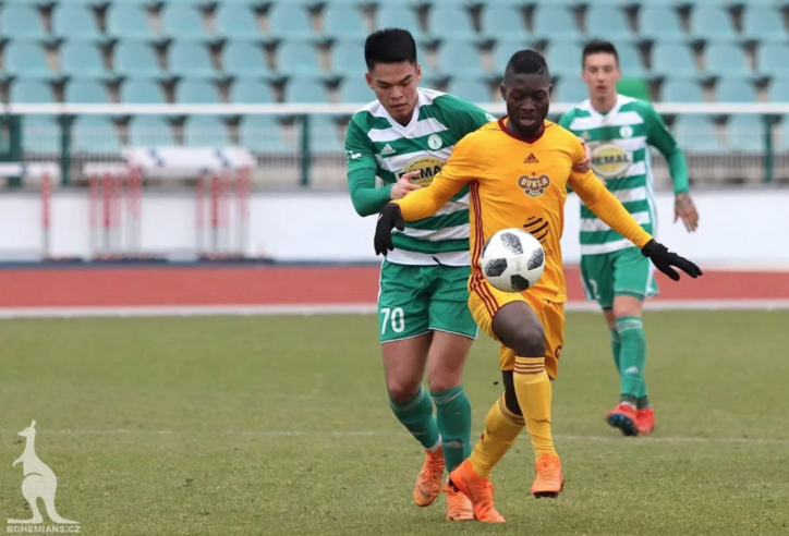 Cầu thủ U19 Việt Nam ghi bàn cho đội 1 trên đất Cộng hoà Séc