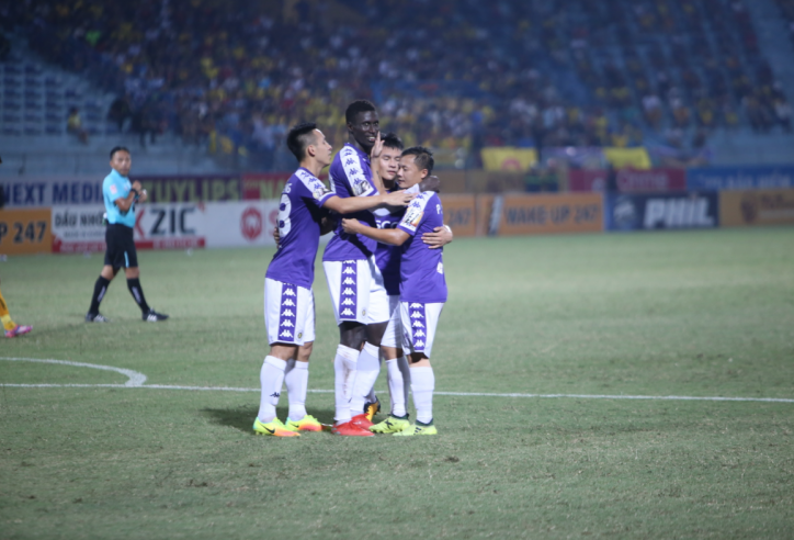 Cận cảnh chiến thắng tưng bừng của Hà Nội FC trên Hàng Đẫy