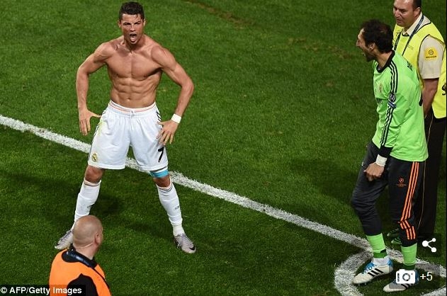 Ronaldo chia sẻ 15 bí kíp để có 'body chuẩn'