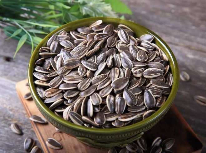 5 lợi ích sức khỏe không ngờ của hạt hướng dương