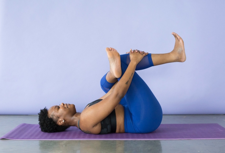 Tư thế yoga đơn giản trị 'đau lưng dưới' cực hiệu quả