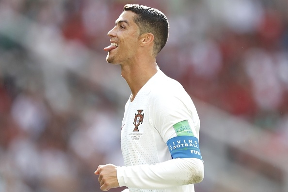 Bồ Đào Nha thắng nhọc Ma Rốc trong ngày Ronaldo đi vào lịch sử
