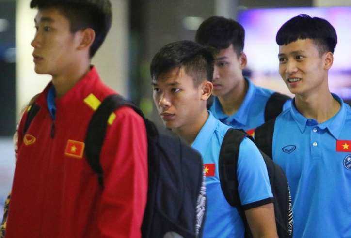 U19 Việt Nam lặng lẽ về nước sau chuyến bay dài
