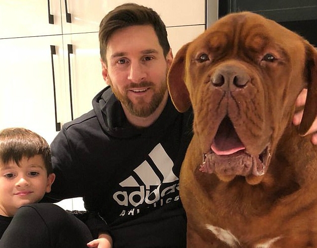 Messi biến chó cưng thành nạn nhân sân cỏ