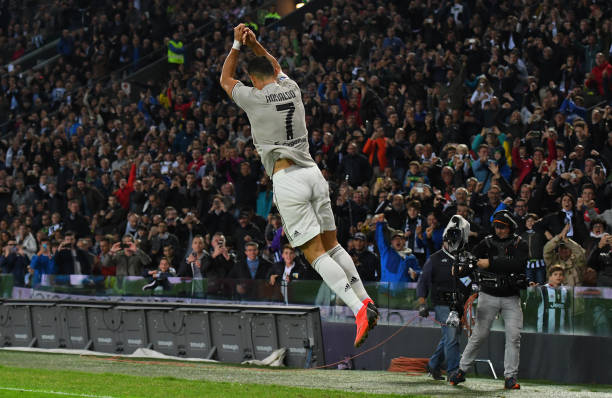 Ronaldo tỏa sáng giúp Juventus nối dài mạch thắng