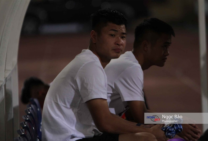 Đội trưởng U19 Việt Nam vẫn lạc quan dù bị đứt dây chằng
