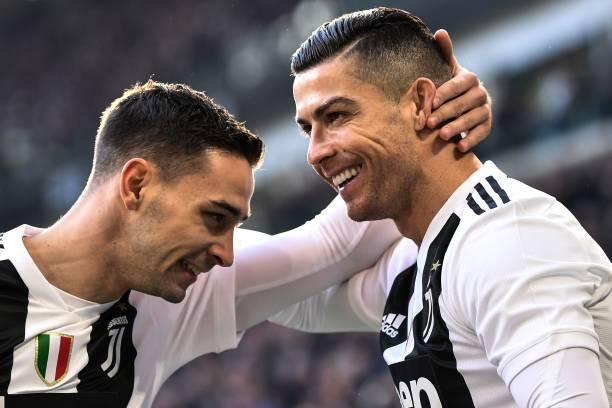 Ronaldo ghi cú đúp, Juventus lập kỷ lục nhờ dấu ấn công nghệ VAR