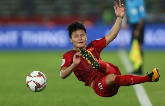 VIDEO: Quang Hải lọt top 10 cầu thủ hay nhất vòng 1 Asian Cup 2019