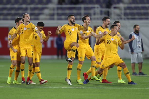 VIDEO: Úc vs Uzbekistan đá penalty kịch tính không kém trận Việt Nam