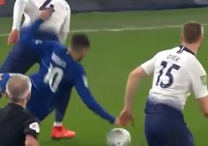 VIDEO: Màn trình diễn của Eden Hazard trận gặp Tottenham (Cúp Liên đoàn)
