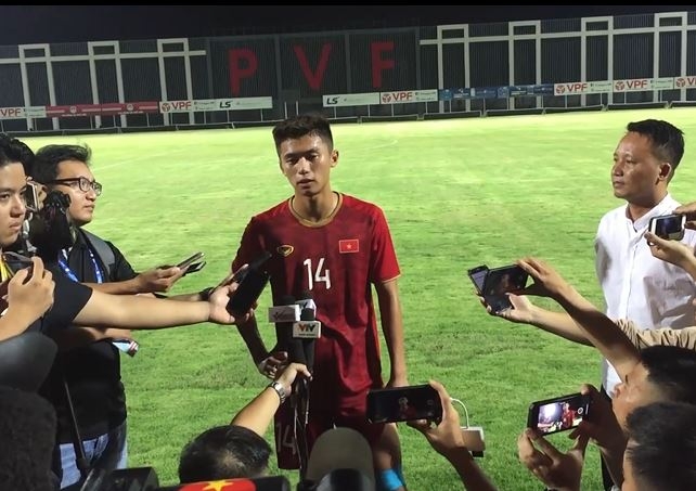 VIDEO: Người ghi bàn duy nhất cho U22 Việt Nam bị 'chỉnh' khi đọc sai tên thầy Park 