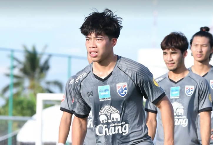 CĐV ĐNÁ phát sốt với cầu thủ Thái Lan giống hệt Công Phượng