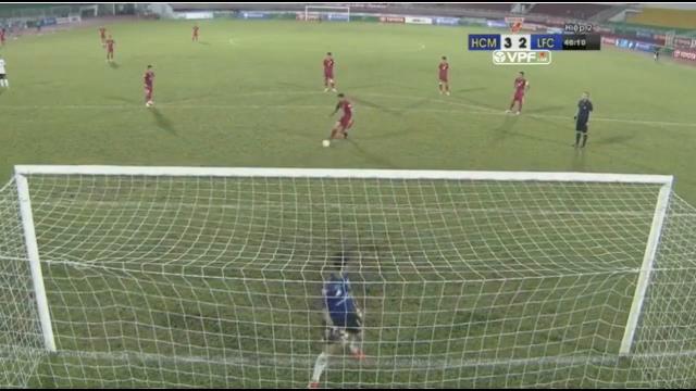VIDEO: 3 bàn thua phi thể thao của Long An trước CLB TPHCM