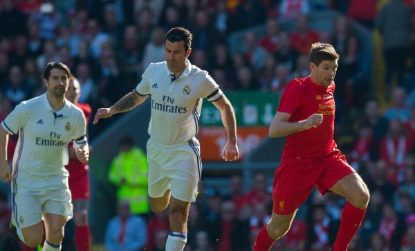VIDEO: Giao hữu các danh thủ Liverpool 4-3 Real Madrid