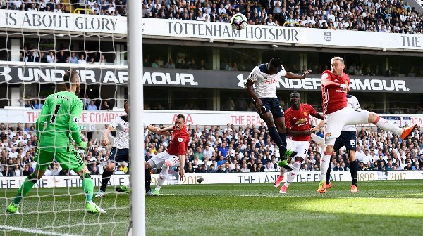 VIDEO: Wanyama mở tỷ số (Tottenham 1-0 Man Utd)