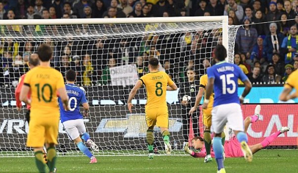VIDEO: Bàn mở tỷ số chỉ sau 10 giây của Brazil vs Australia