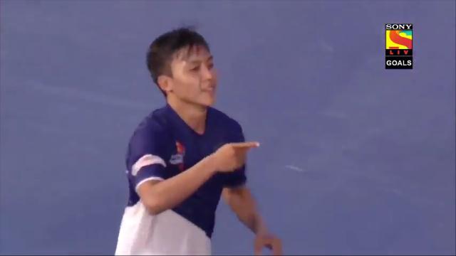 Sao Futsal Việt ghi bàn ngoạn mục trước CLB của Ronaldinho