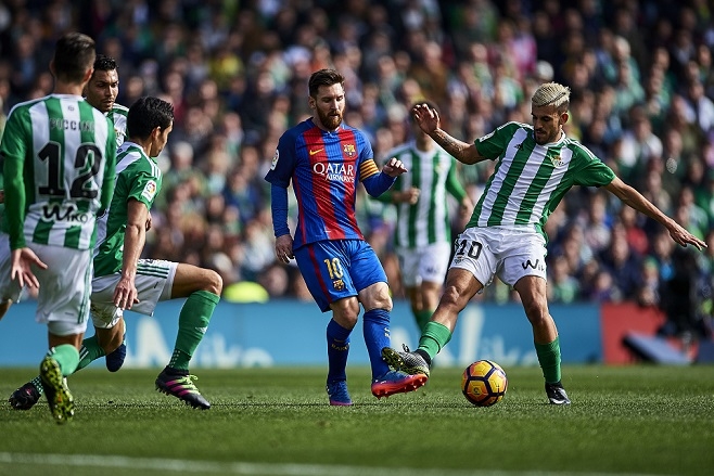 Messi lập hattrick, Barca tiến sát ngôi vương
