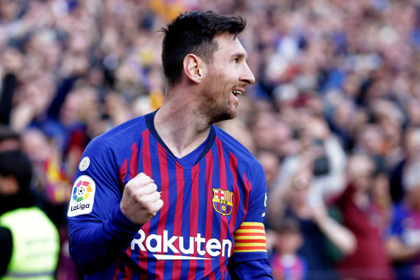 Messi lập cú đúp, Barca vượt qua đội của 'Ronaldo Trung Quốc'