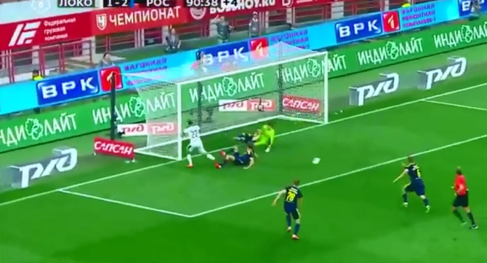 VIDEO: 2 pha cứu thua 'trăm năm có 1' của hậu vệ tuyển Nga