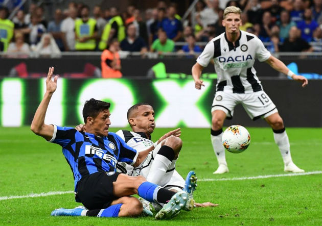 Sanchez ra mắt hoàn hảo trong ngày Inter chiếm ngôi đầu 