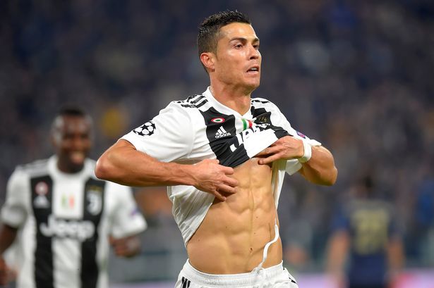 Ronaldo lại 'biến cát thành vàng' tại Juventus