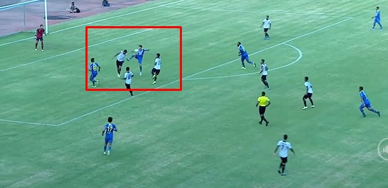 VIDEO: Cầu thủ Indonesia gây phẫn nộ khi đạp vỡ đầu đối thủ