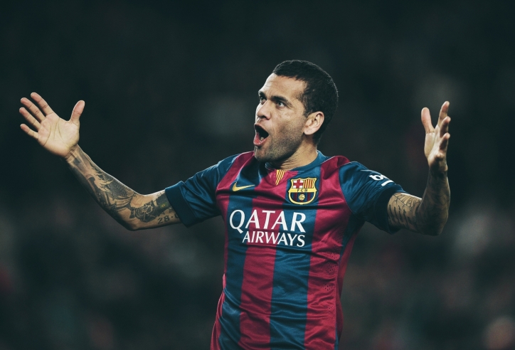 VIDEO: Những bàn thắng kinh điển của Alves trong màu áo Barca