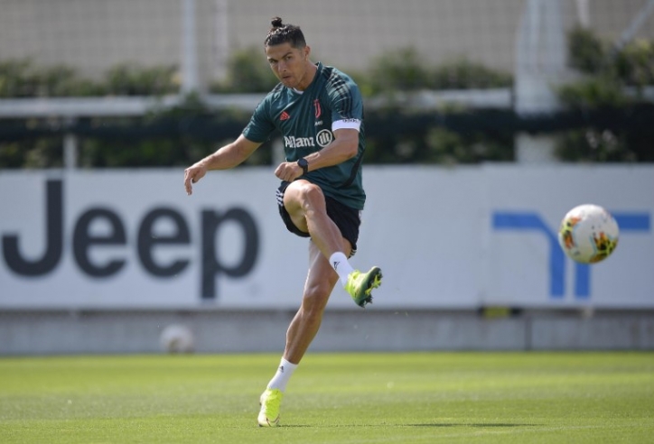 Ronaldo trang bị 'vũ khí đặc biệt', chờ ngày tái xuất Serie A