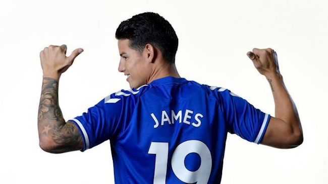 VIDEO: James Rodriguez lập siêu phẩm trong buổi tập đầu của Everton