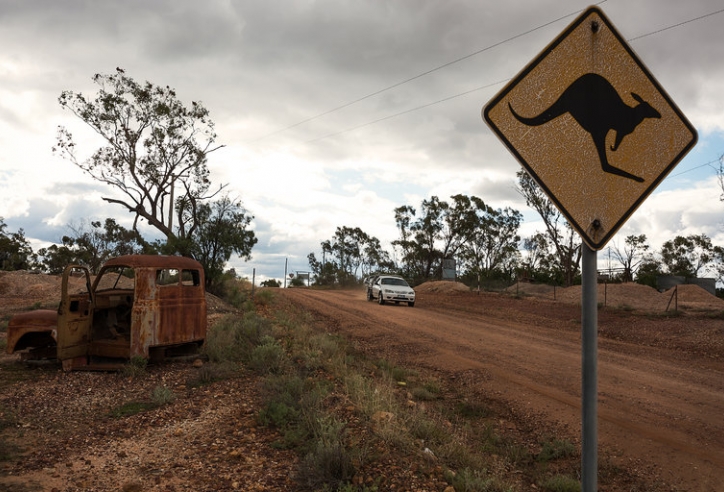 Cậu bé 12 tuổi lái xe xuyên Australia bị cảnh sát 'tóm'