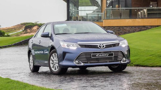 Toyota tiếp tục 'đại hạ giá' xe lần 2 trong tháng