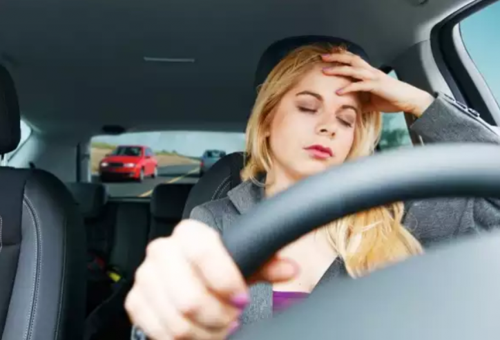 Cách tránh buồn ngủ khi lái xe