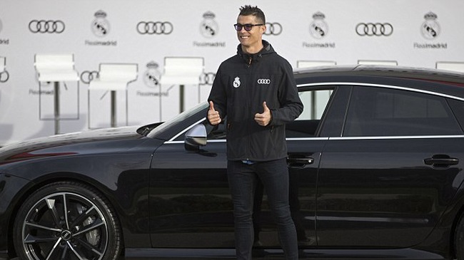 Cristiano Ronaldo và dàn sao Real Madrid được tặng xe sang