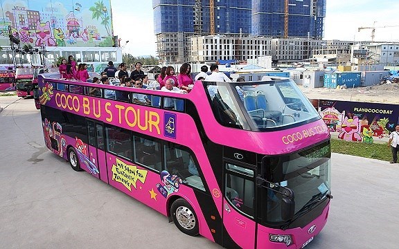 Đây là chiếc xe buýt 2 tầng giá 6 tỷ sẽ chở U23 VN diễu hành