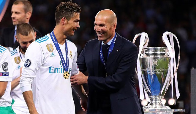 Gullit: 'Zidane đã thông minh khi rời Real cùng lúc Ronaldo'