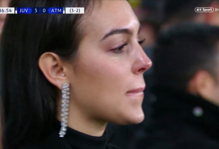 Bạn gái rơi lệ khi chứng kiến Ronaldo lập hat-trick 