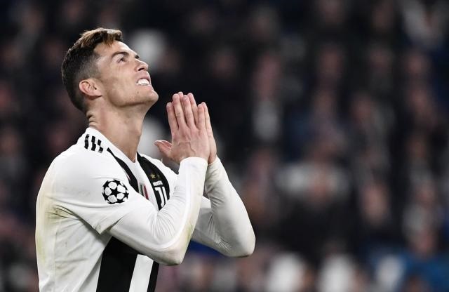 NÓNG: Ronaldo tính rời Juventus sau khi bị loại khỏi cúp C1