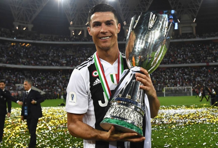 NÓNG: Ronaldo đoạt giải Cầu thủ xuất sắc nhất Serie A